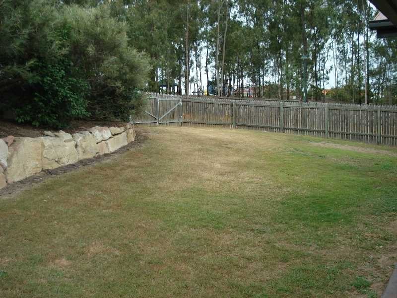 4 Oriole Close, Yamanto QLD 4305