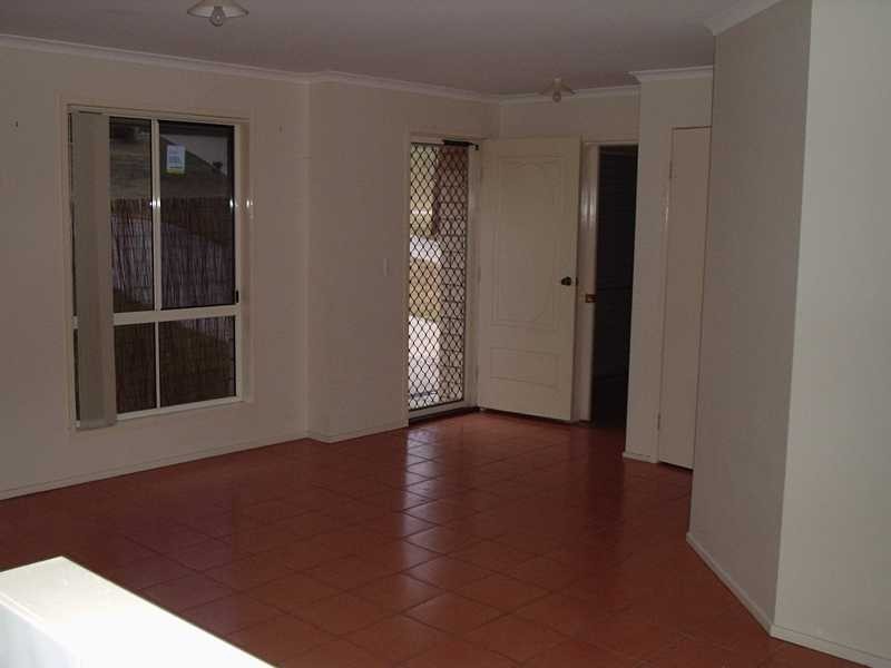 27 Palma Rosa Drive, Wulkuraka QLD 4305