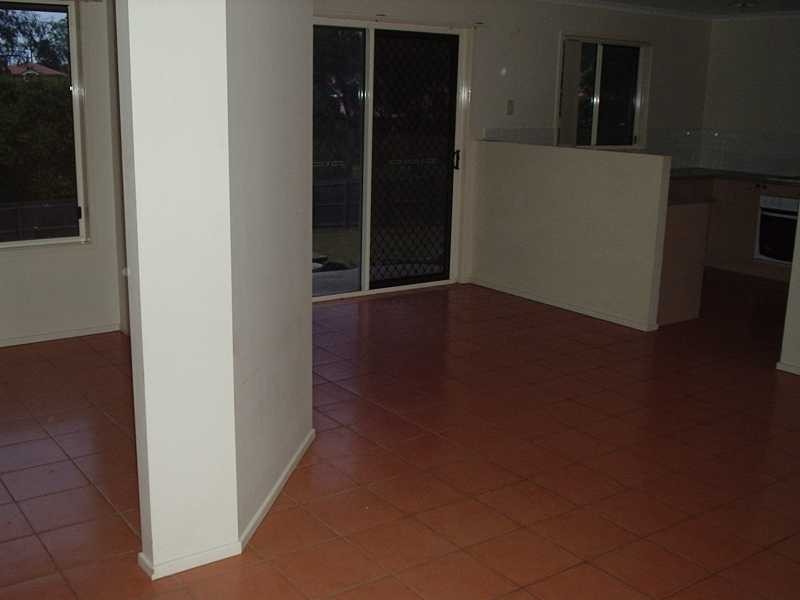 27 Palma Rosa Drive, Wulkuraka QLD 4305