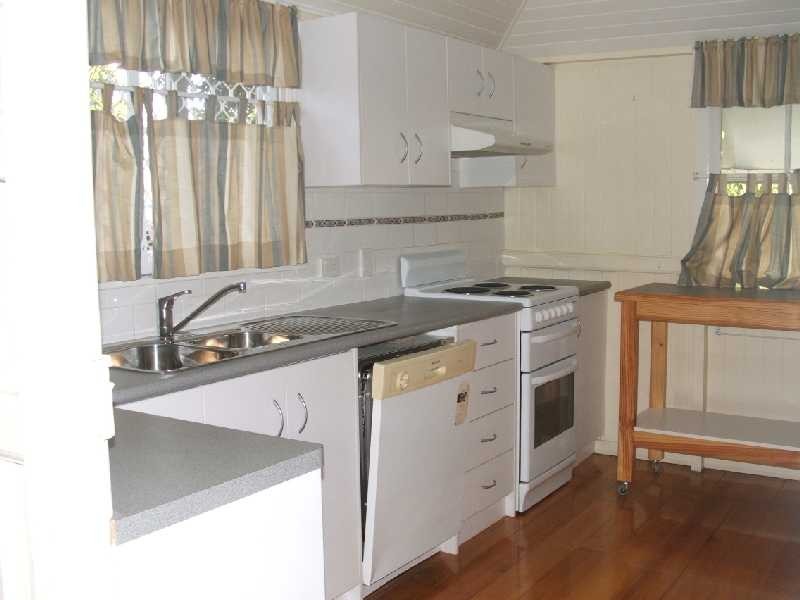 11 Booval Street, Booval QLD 4304