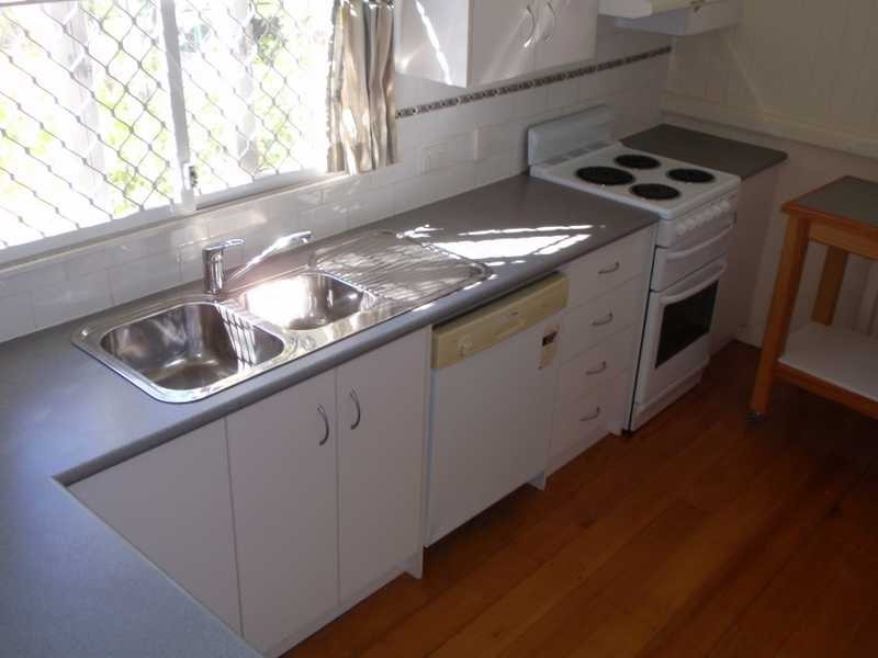 11 Booval Street, Booval QLD 4304