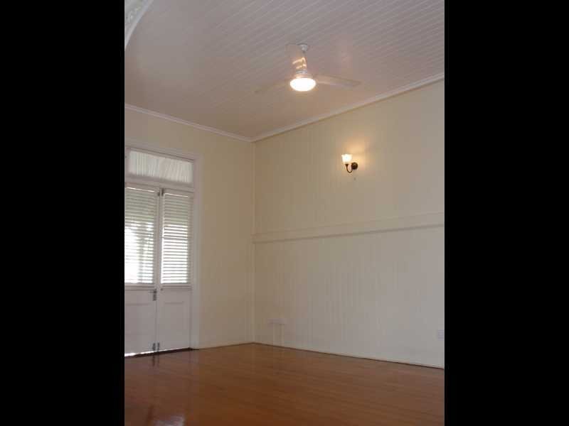 11 Booval Street, Booval QLD 4304