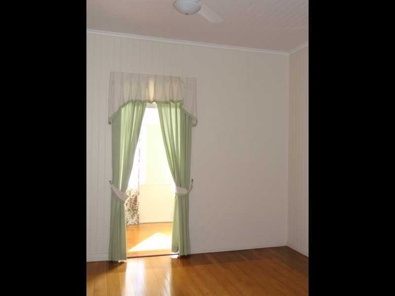 11 Booval Street, Booval QLD 4304