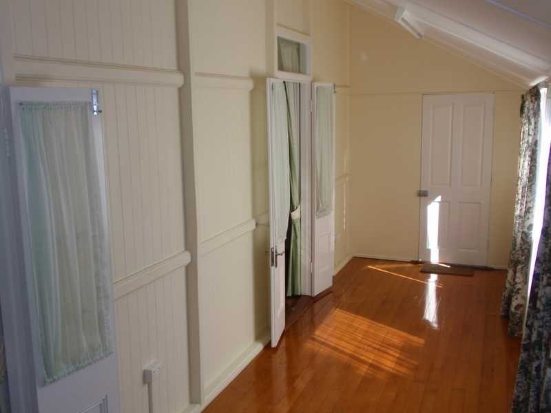 11 Booval Street, Booval QLD 4304