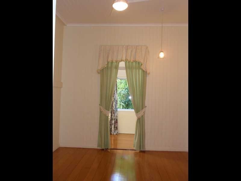 11 Booval Street, Booval QLD 4304