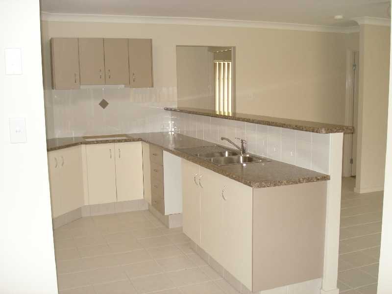 11 Dornoch Crescent, Raceview QLD 4305