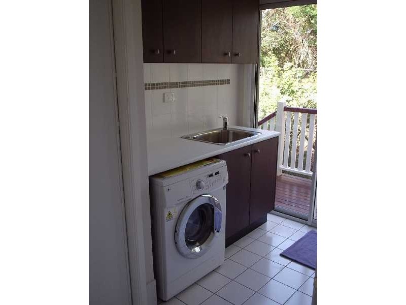 21a Walsh Street, Newtown QLD 4305