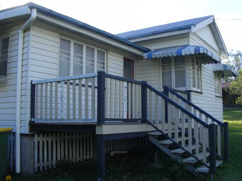 37 Ipswich Street, Riverview QLD 4303