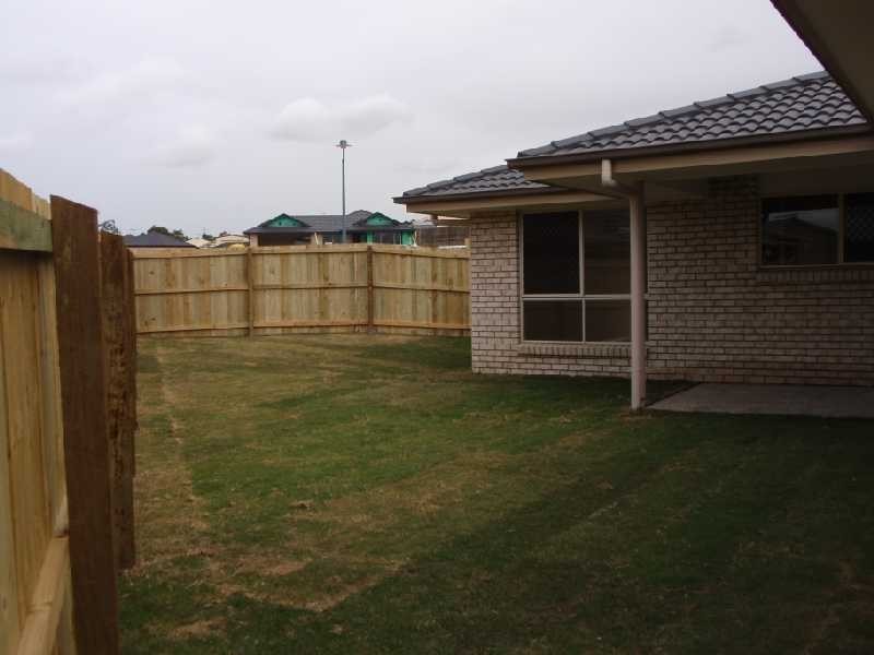 5 Ormiston Place, Brassall QLD 4305