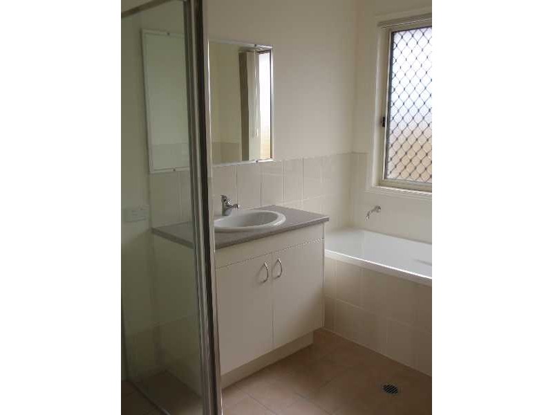 5 Ormiston Place, Brassall QLD 4305