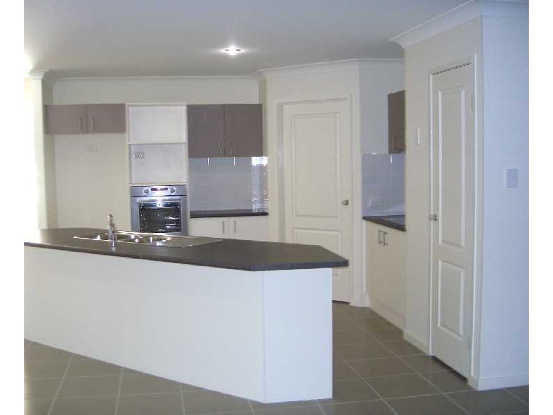 13 Donald Place, Brassall QLD 4305