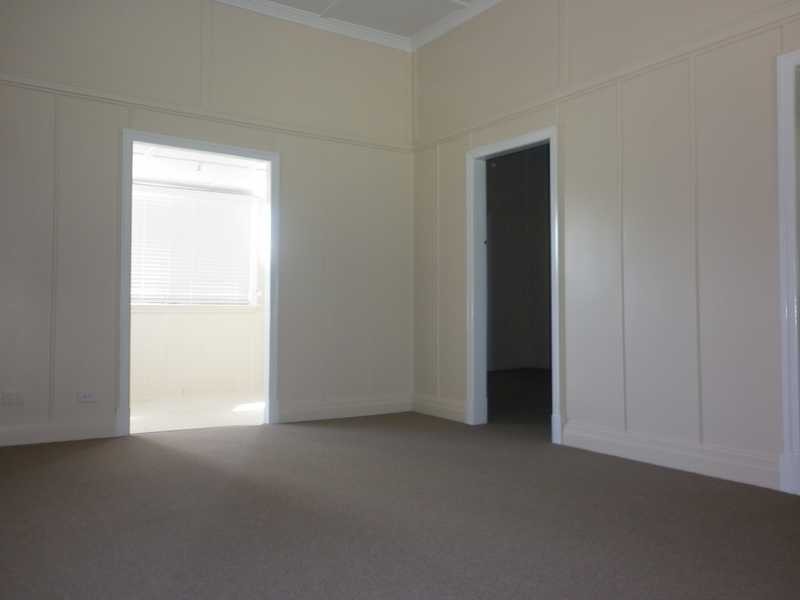 57 Brisbane Road, Bundamba QLD 4304