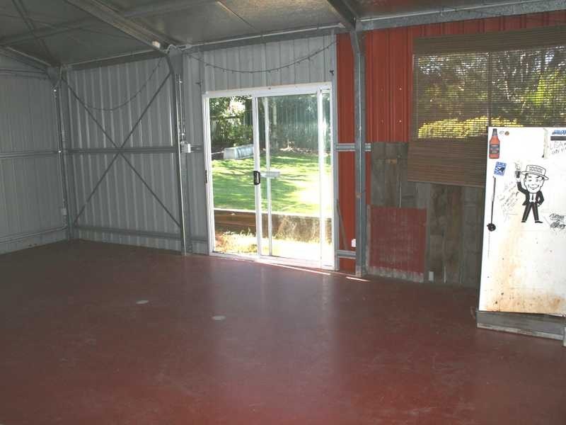 102 Blackstone Road, Silkstone QLD 4304