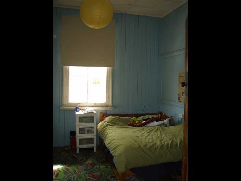 102 Blackstone Road, Silkstone QLD 4304