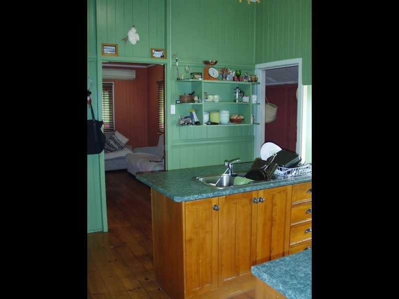 102 Blackstone Road, Silkstone QLD 4304