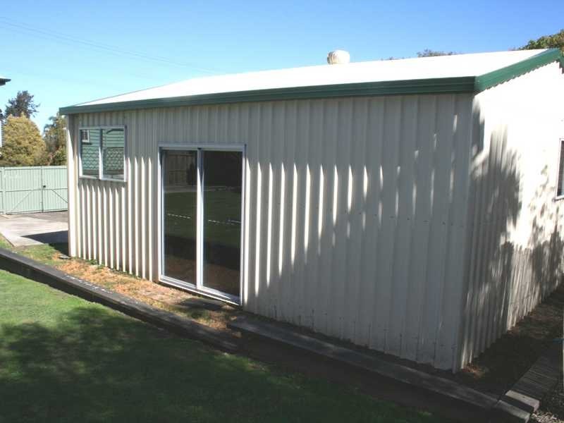 102 Blackstone Road, Silkstone QLD 4304