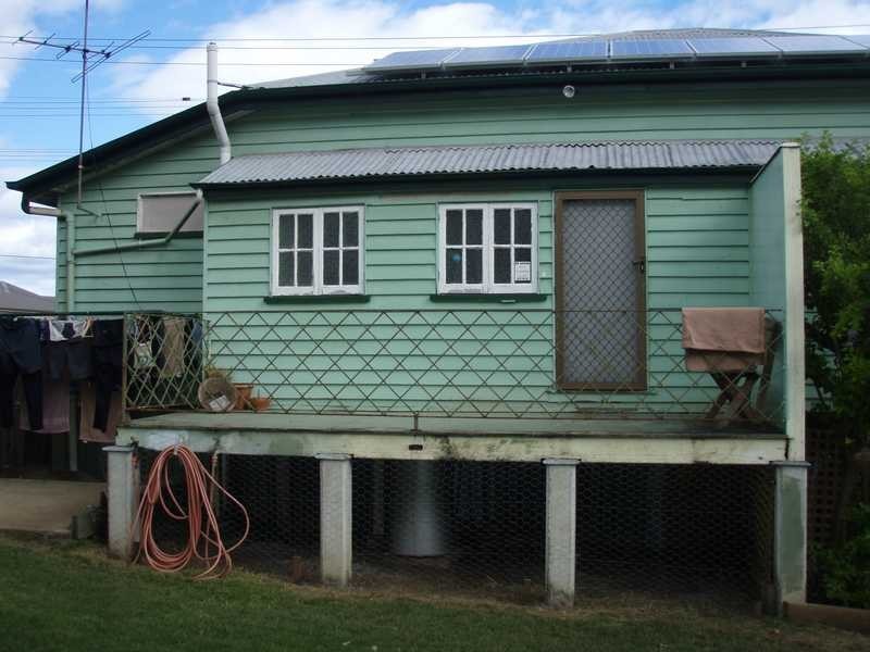 102 Blackstone Road, Silkstone QLD 4304