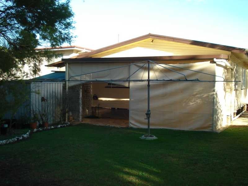 32 Vivian Street, Eastern Heights QLD 4305