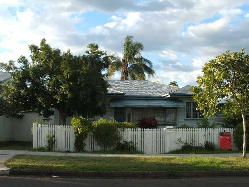 184 Glebe Road, Silkstone QLD 4304