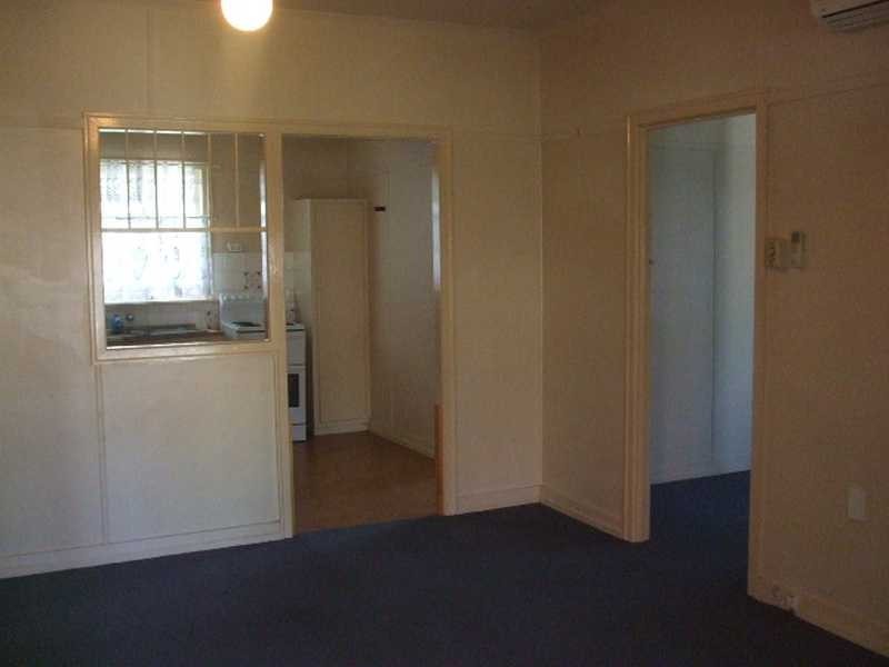 184 Glebe Road, Silkstone QLD 4304