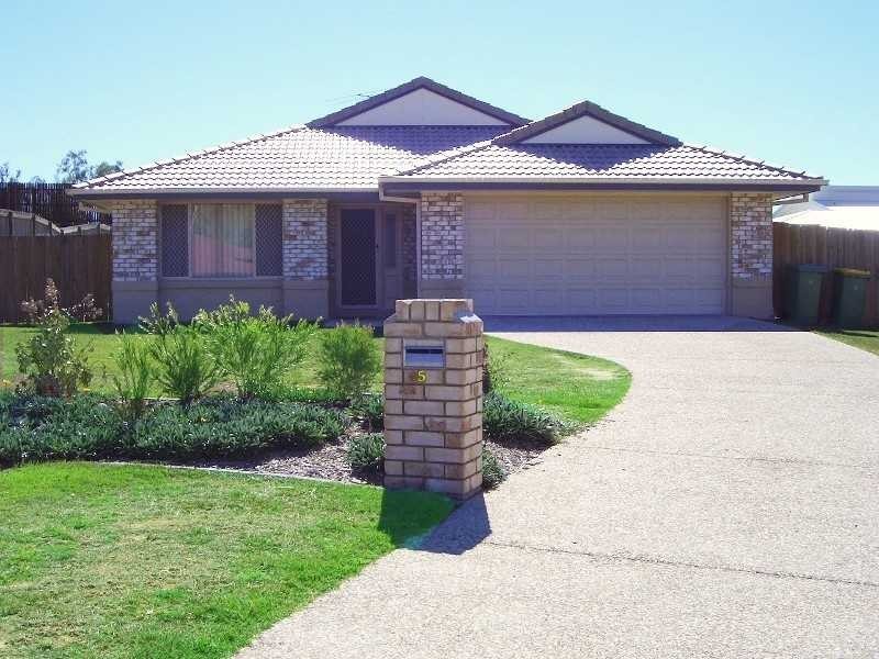 5 Windsor Court, Deebing Heights QLD 4306