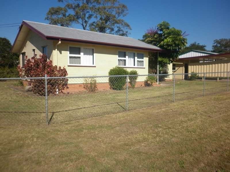 16 Leslie Street, East Ipswich QLD 4305