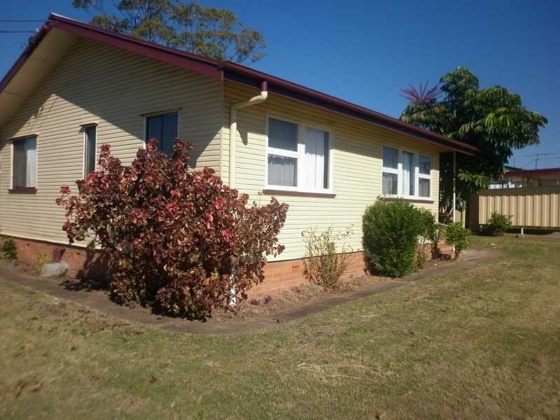 16 Leslie Street, East Ipswich QLD 4305