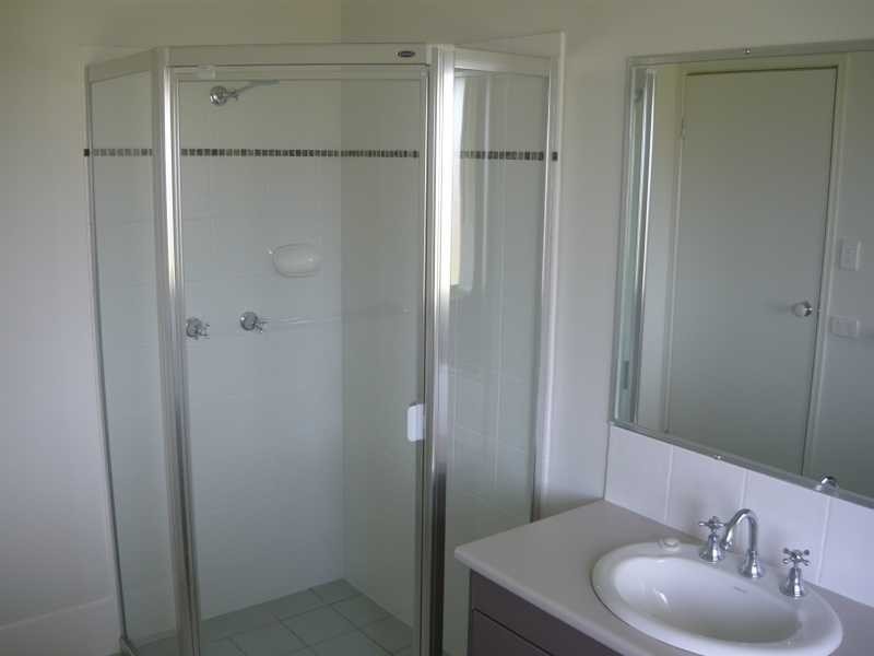 18 Heit Court, North Booval QLD 4304