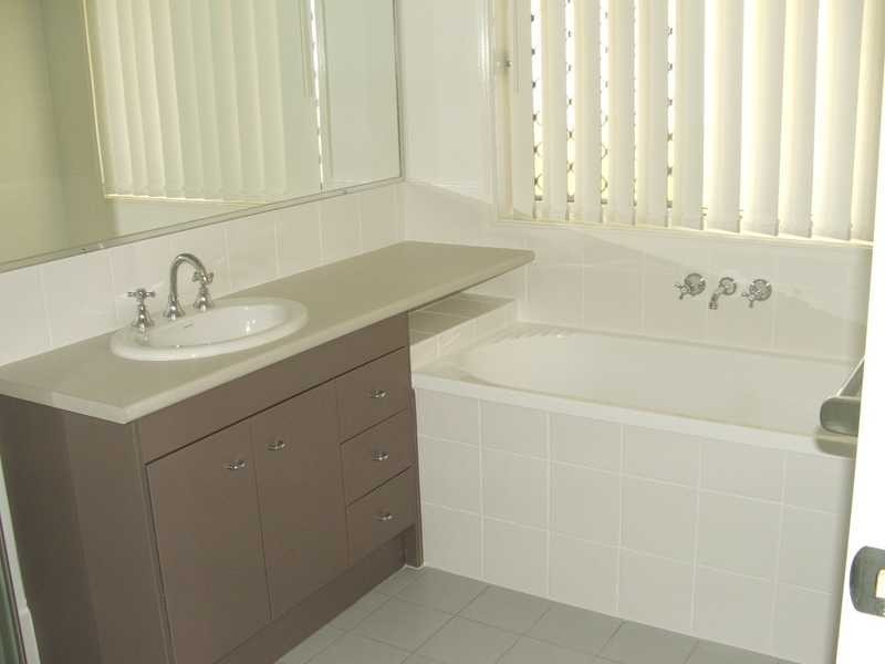 18 Heit Court, North Booval QLD 4304