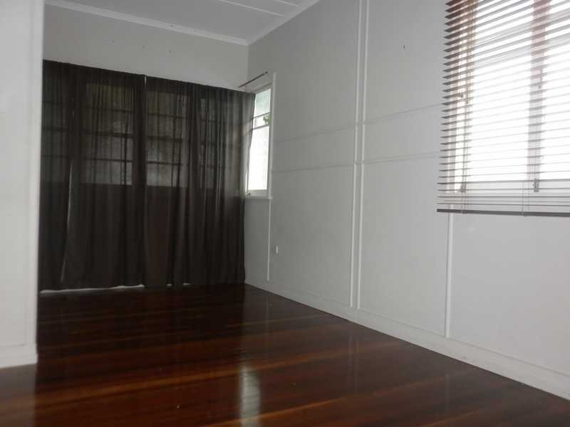 5 Chilcott Street, Silkstone QLD 4304