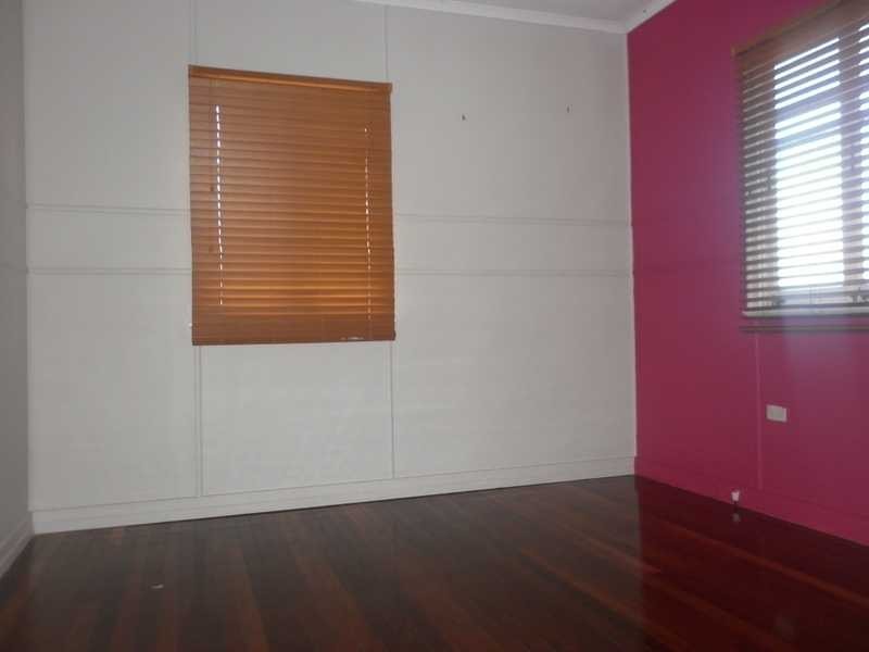 5 Chilcott Street, Silkstone QLD 4304