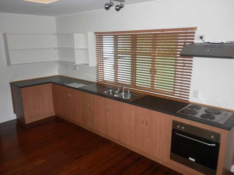 5 Chilcott Street, Silkstone QLD 4304