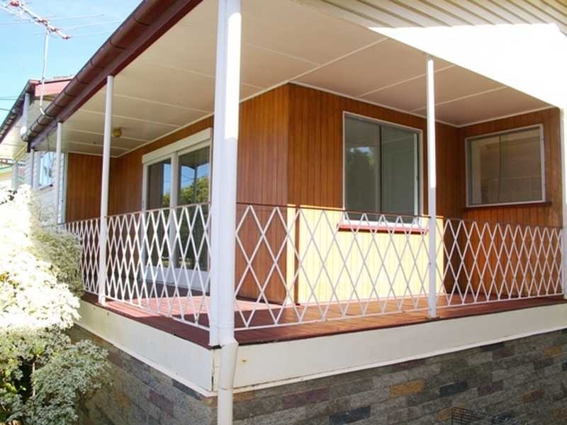 23 Raceview Street, Eastern Heights QLD 4305