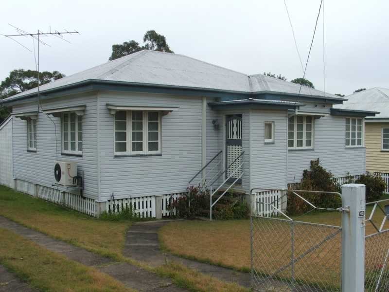 42 Alexandra Street, North Booval QLD 4304