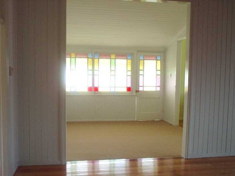 15 Eileen Street, Booval QLD 4304