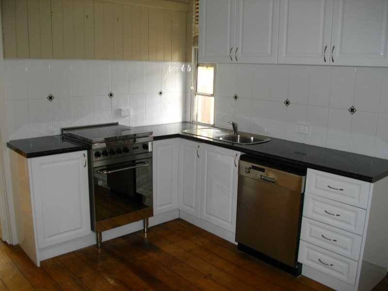 99 Cemetery Road, Raceview QLD 4305