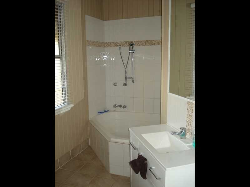 99 Cemetery Road, Raceview QLD 4305