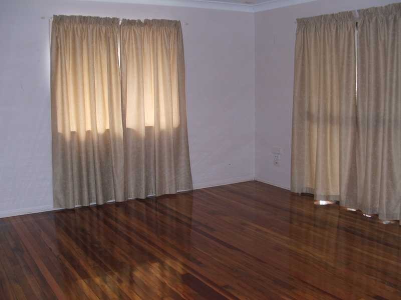 4 Luckie Crescent, Tivoli QLD 4305
