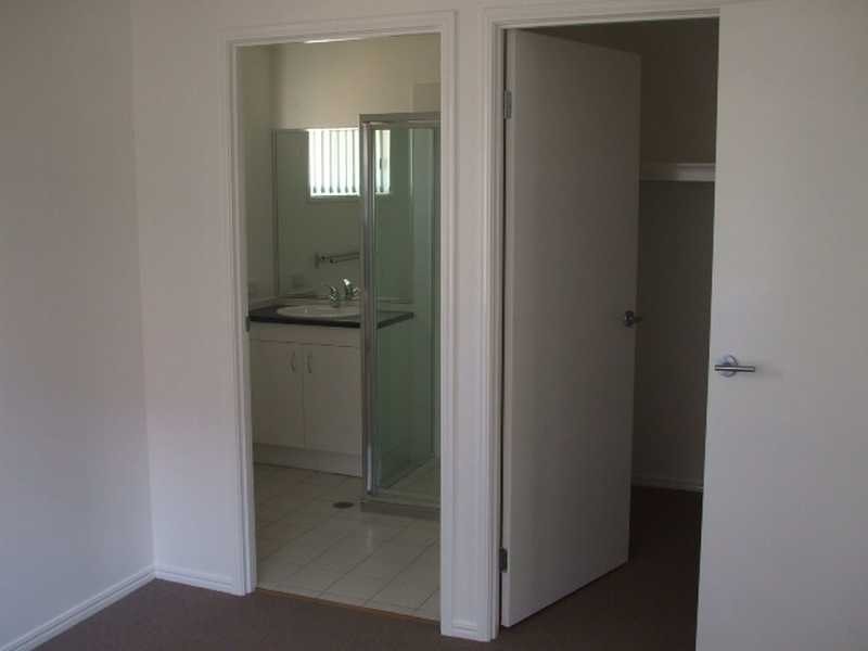 94 Reif Street, Flinders View QLD 4305