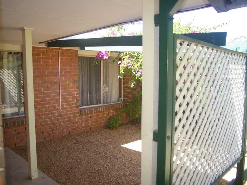 8 Naomi Street, Bundamba QLD 4304