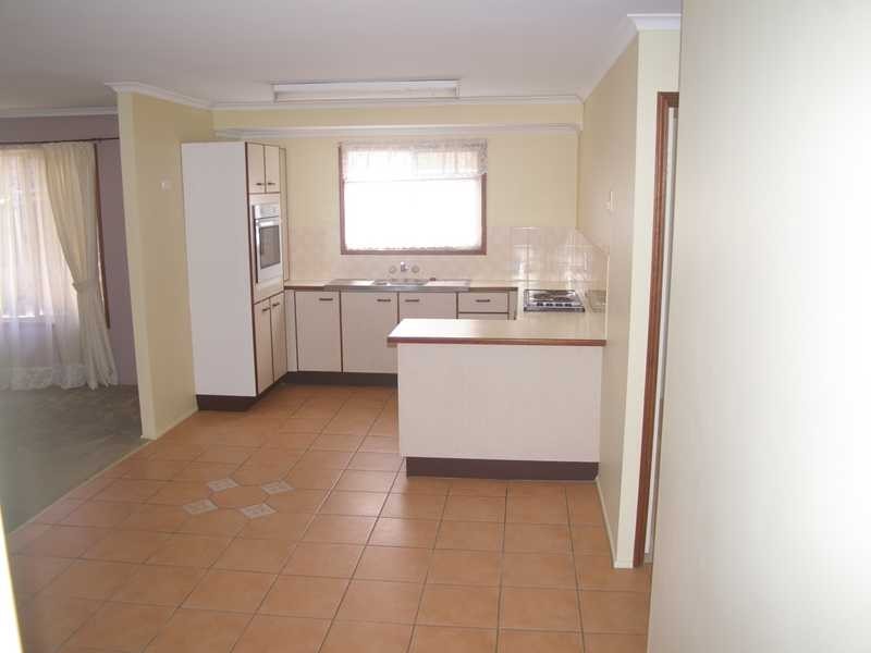 8 Naomi Street, Bundamba QLD 4304