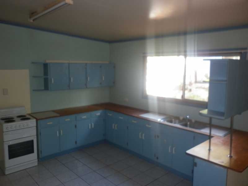 69 Brisbane Road, Bundamba QLD 4304