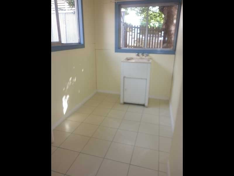 69 Brisbane Road, Bundamba QLD 4304