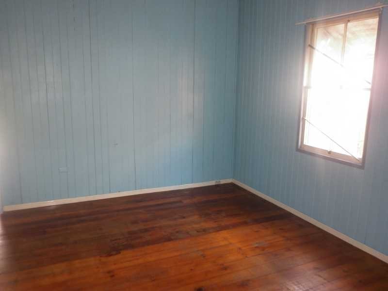 69 Brisbane Road, Bundamba QLD 4304