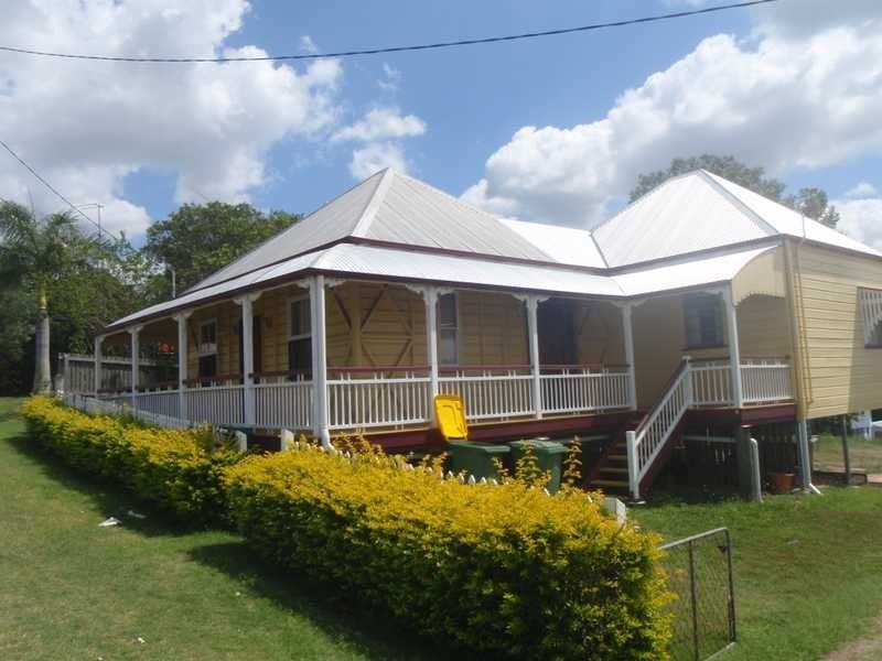 8 Hill Street, North Ipswich QLD 4305