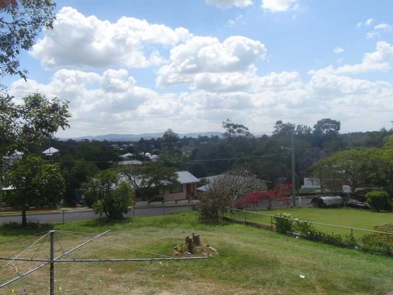 8 Hill Street, North Ipswich QLD 4305