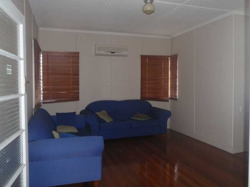 135 Blackstone Road, Silkstone QLD 4304