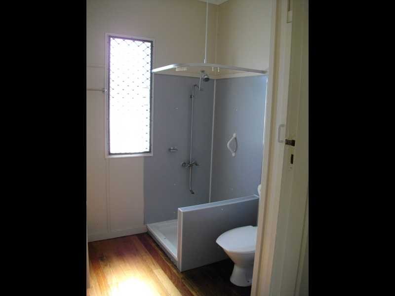 135 Blackstone Road, Silkstone QLD 4304