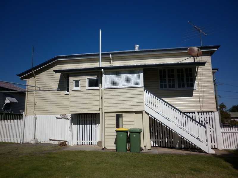 30 Clifton Street, Booval QLD 4304
