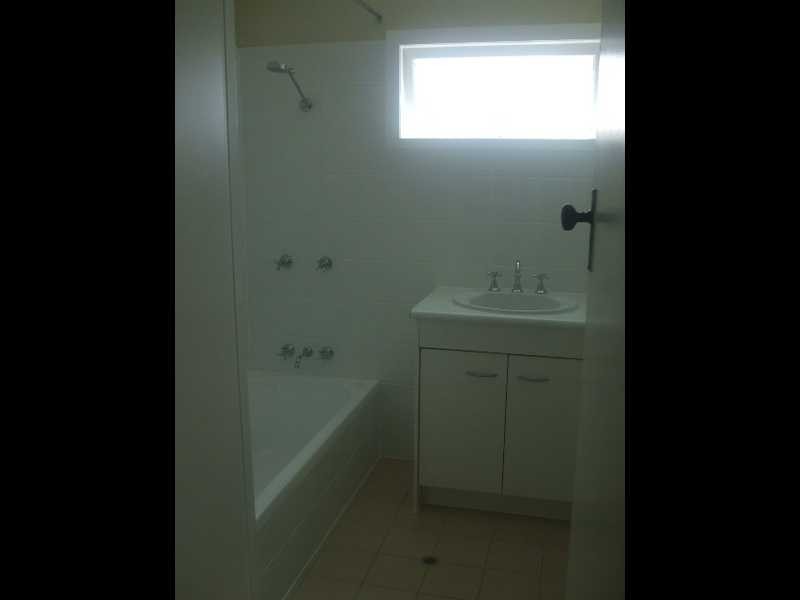 1 Trumpy Street, Silkstone QLD 4304